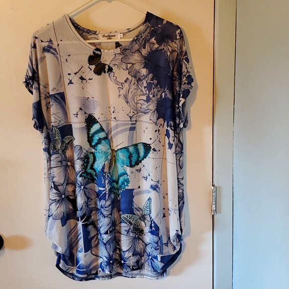 Butterfly blouse, long length  rhinestone details - Picture 1 of 3